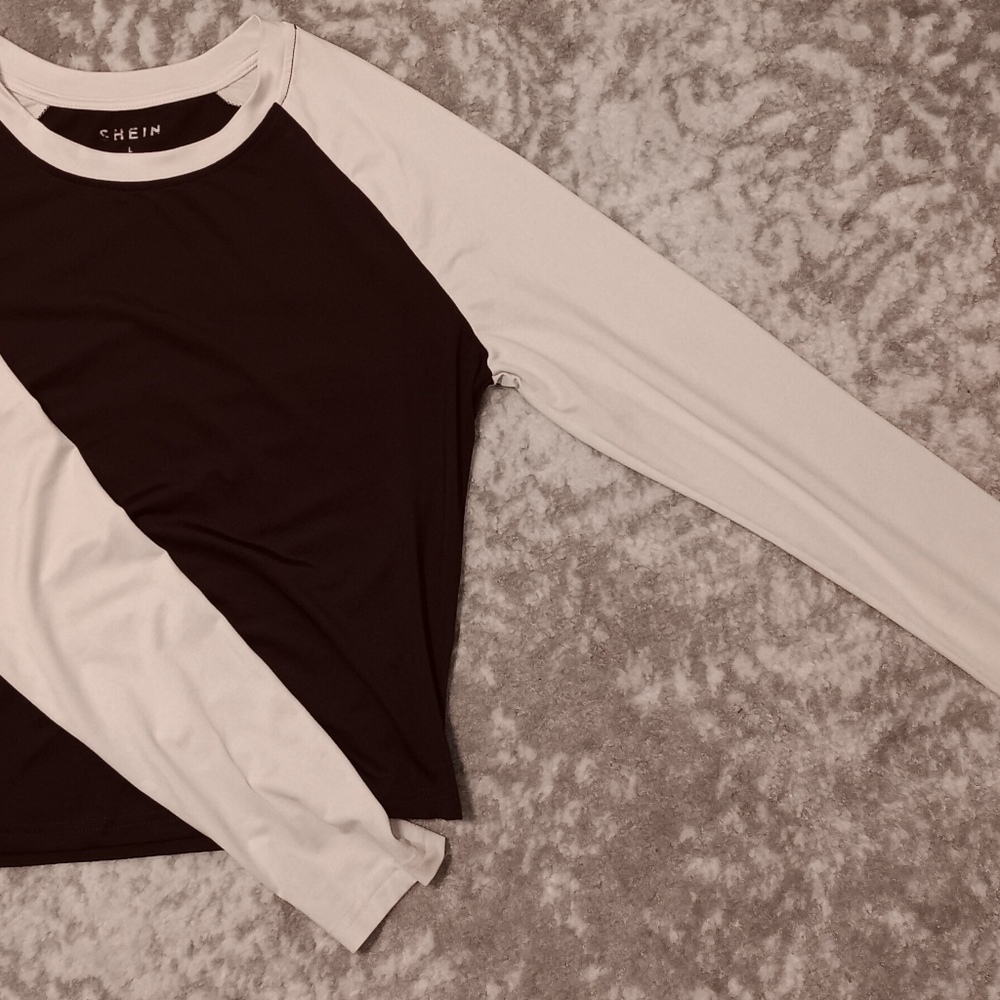 Sweaters,long sleeve medium - Picture 6 of 15
